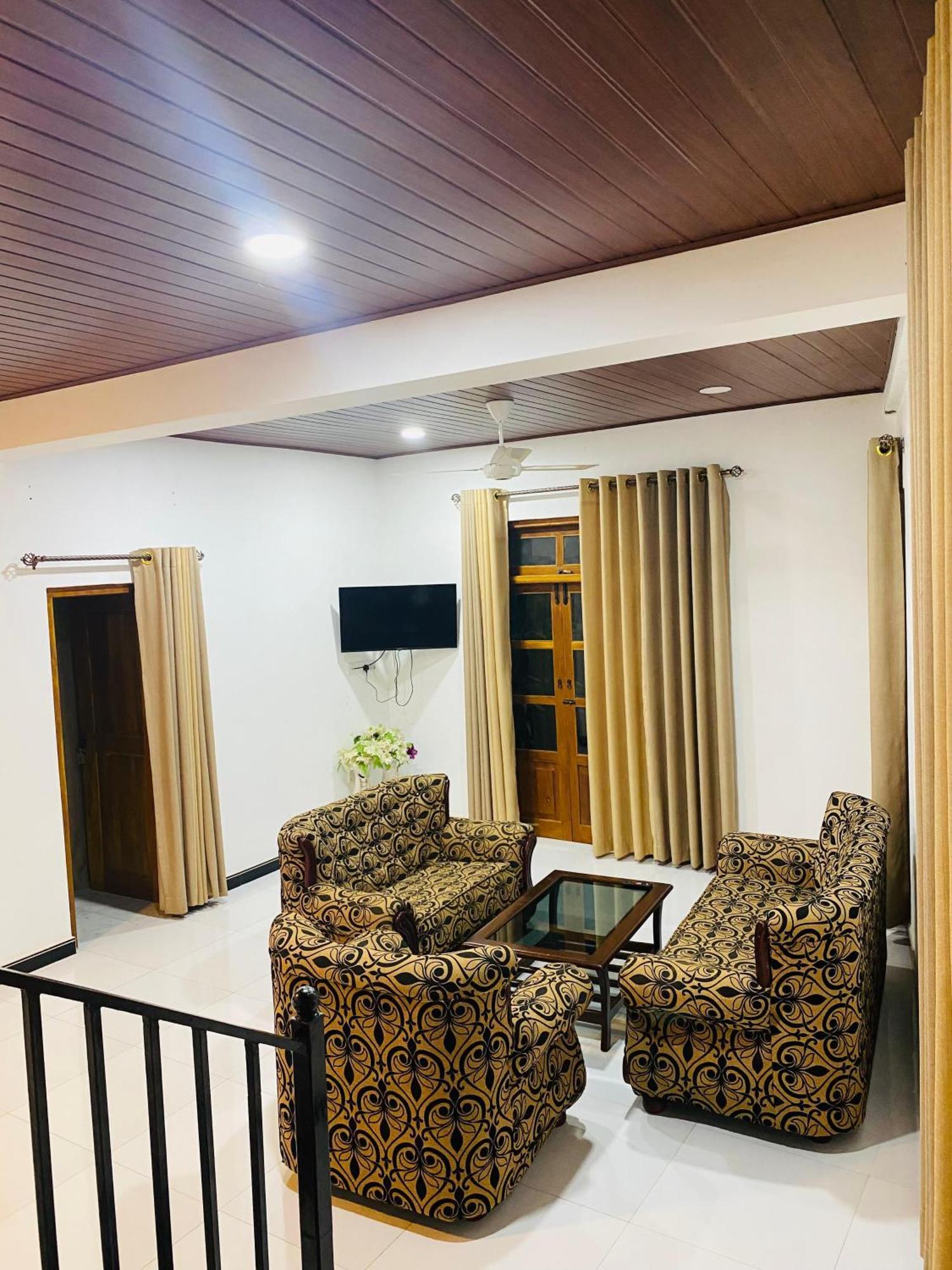 Enara Luxury Stay Katugastota Exterior foto